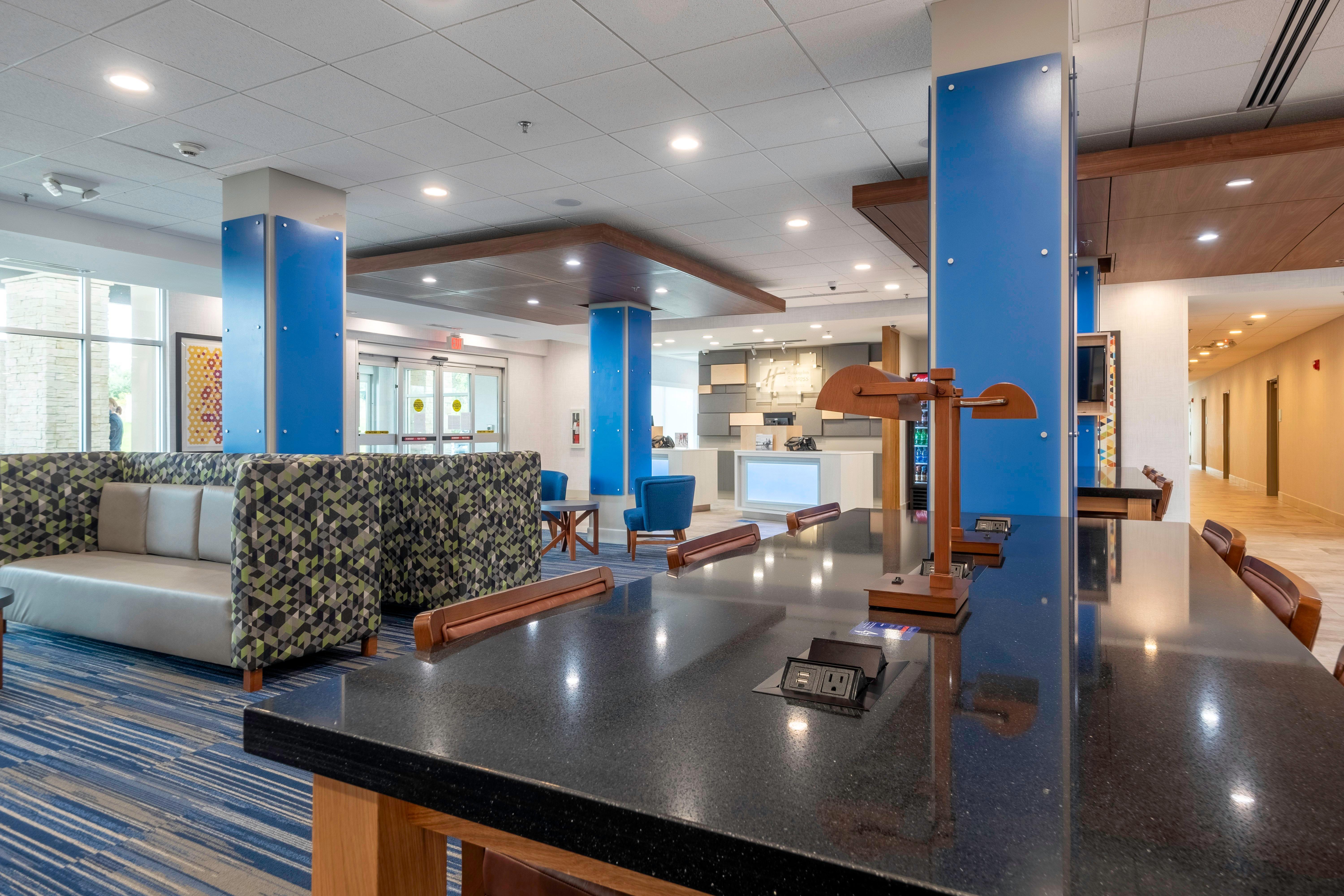 Holiday Inn Express & Suites - Staunton By Ihg Exterior foto